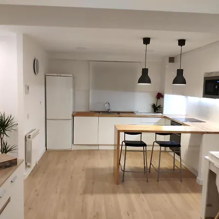 Vega- Parking Privado * オビエド